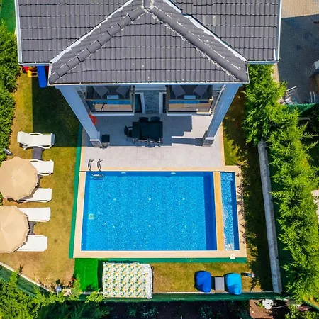 Akdamar Villa *
